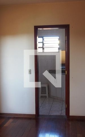 Casa à venda com 303m², 4 quartos e 4 vagasQuarto Suíte