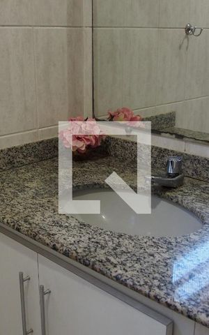Casa à venda com 303m², 4 quartos e 4 vagasBanheiro 2