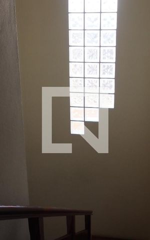 Casa à venda com 303m², 4 quartos e 4 vagasEscada