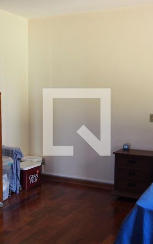 Casa à venda com 303m², 4 quartos e 4 vagasQuarto Suíte