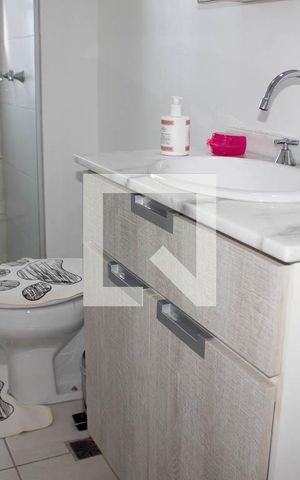 Apartamento à venda com 51m², 2 quartos e 1 vaga Apartamento à venda com 51m², 2 quartos e 1 vagaBanheiro