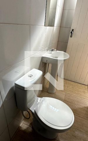 Studio para alugar com 27m², 1 quarto e sem vaga Studio para alugar com 27m², 1 quarto e sem vagaBanheiro