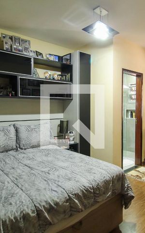 Casa à venda com 170m², 3 quartos e 2 vagas Casa à venda com 170m², 3 quartos e 2 vagasQuarto 1 - Suíte