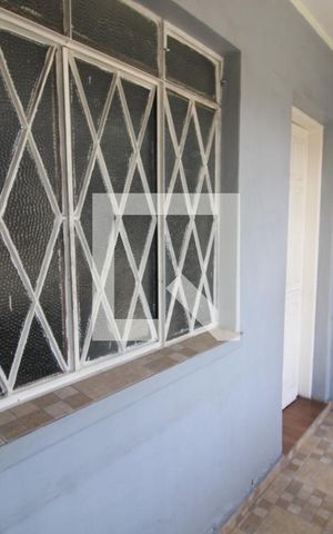 Casa à venda com 100m², 2 quartos e sem vagaÁrea da frente