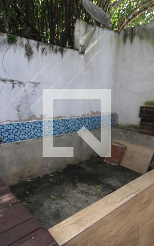 Casa à venda com 100m², 2 quartos e sem vagaÁrea de Serviço