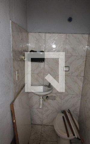 Casa à venda com 100m², 2 quartos e sem vagaBanheiro 1