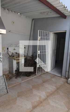 Casa à venda com 100m², 2 quartos e sem vagaÁrea de Serviço