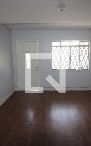 Casa à venda com 100m², 2 quartos e sem vagaSala