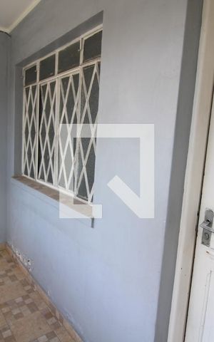 Casa à venda com 100m², 2 quartos e sem vagaÁrea da frente