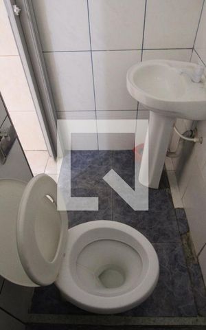 Casa de condomínio para alugar com 33m², 1 quarto e sem vagaBanheiro