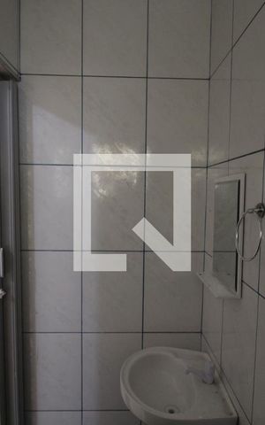 Casa de condomínio para alugar com 33m², 1 quarto e sem vagaBanheiro