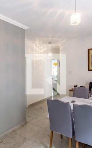Casa à venda com 300m², 3 quartos e 2 vagas Casa à venda com 300m², 3 quartos e 2 vagasCopa e Cozinha