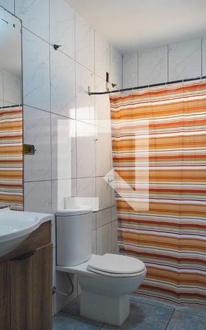 Casa à venda com 190m², 3 quartos e 2 vagas Casa à venda com 190m², 3 quartos e 2 vagasBanheiro 1