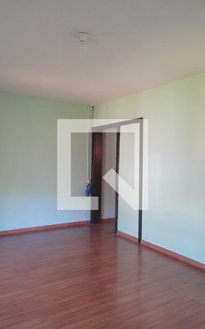 Casa à venda com 190m², 3 quartos e 2 vagas Casa à venda com 190m², 3 quartos e 2 vagasSala