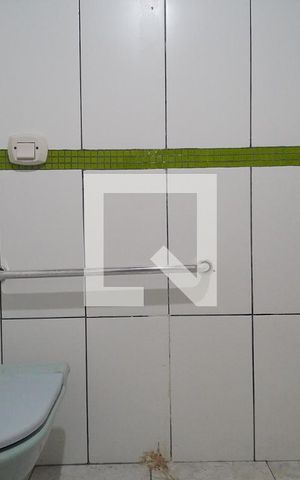 Casa à venda com 190m², 3 quartos e 2 vagas Casa à venda com 190m², 3 quartos e 2 vagasBanheiro 2