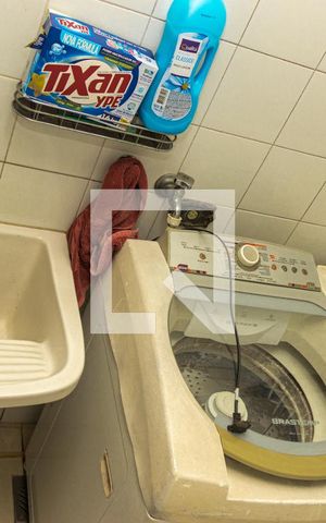 Casa à venda com 250m², 2 quartos e 2 vagas Casa à venda com 250m², 2 quartos e 2 vagasÁrea de Serviço