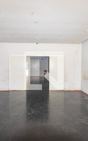Casa para alugar com 350m², 2 quartos e 10 vagasSala