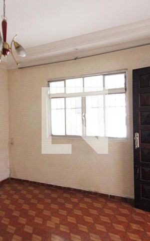 Casa para alugar com 90m², 3 quartos e 1 vagaSala 