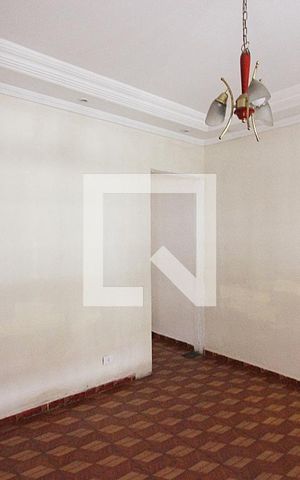 Casa para alugar com 90m², 3 quartos e 1 vagaSala 
