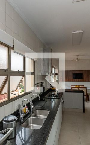 Apartamento à venda com 365m², 5 quartos e 3 vagas Apartamento à venda com 365m², 5 quartos e 3 vagasCozinha