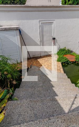 Casa para alugar com 325m², 3 quartos e 4 vagas Casa para alugar com 325m², 3 quartos e 4 vagasÁrea externa