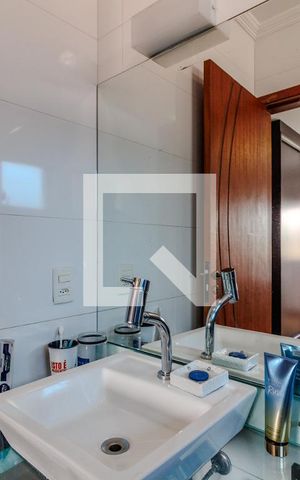 Casa para alugar com 325m², 3 quartos e 4 vagas Casa para alugar com 325m², 3 quartos e 4 vagasBanheiro da Suíte 3