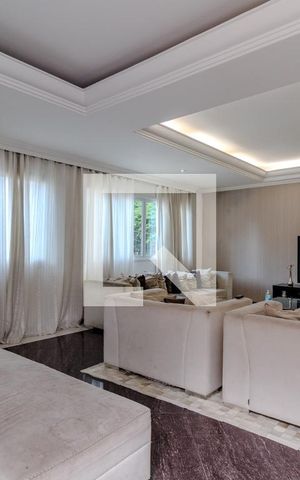 Casa para alugar com 325m², 3 quartos e 4 vagas Casa para alugar com 325m², 3 quartos e 4 vagasSala