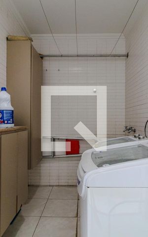 Casa para alugar com 325m², 3 quartos e 4 vagas Casa para alugar com 325m², 3 quartos e 4 vagasÁrea de Serviço