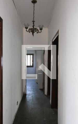 Casa à venda com 276m², 3 quartos e 2 vagasCorredor