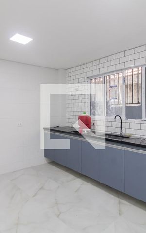 Casa à venda com 140m², 5 quartos e 4 vagas Casa à venda com 140m², 5 quartos e 4 vagasCozinha
