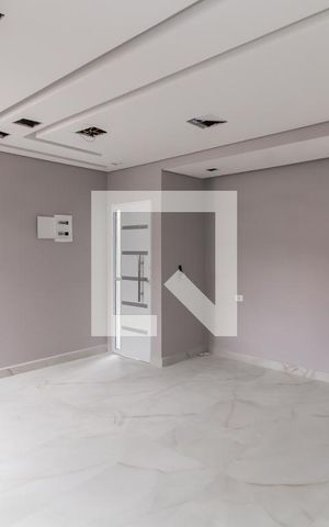 Casa à venda com 140m², 5 quartos e 4 vagas Casa à venda com 140m², 5 quartos e 4 vagasSala