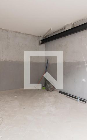 Casa à venda com 140m², 5 quartos e 4 vagas Casa à venda com 140m², 5 quartos e 4 vagasGaragem