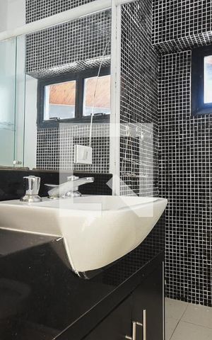 Apartamento à venda com 215m², 3 quartos e 3 vagas Apartamento à venda com 215m², 3 quartos e 3 vagasBanheiro Suíte 1