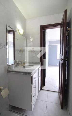 Apartamento para alugar com 79m², 2 quartos e 1 vaga Apartamento para alugar com 79m², 2 quartos e 1 vagaBanheiro da Suíte