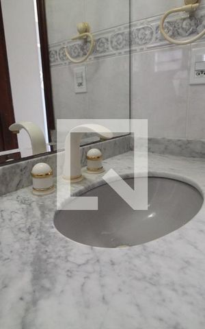 Apartamento para alugar com 79m², 2 quartos e 1 vaga Apartamento para alugar com 79m², 2 quartos e 1 vagaBanheiro da Suíte