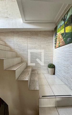 Casa à venda com 140m², 3 quartos e 2 vagasEscada