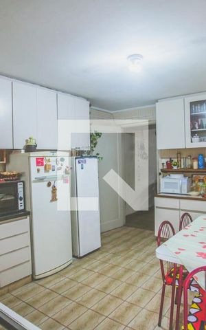 Casa à venda com 180m², 2 quartos e 1 vaga Casa à venda com 180m², 2 quartos e 1 vagaCozinha