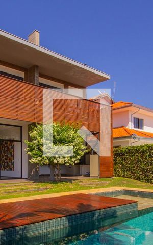 Casa de condomínio à venda com 580m², 3 quartos e 4 vagas Casa de condomínio à venda com 580m², 3 quartos e 4 vagasÁrea externa