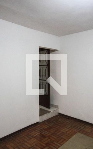 Casa à venda com 230m², 3 quartos e 2 vagas Casa à venda com 230m², 3 quartos e 2 vagasQuarto de Serviço