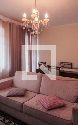 Casa à venda com 230m², 3 quartos e 2 vagas Casa à venda com 230m², 3 quartos e 2 vagasSala