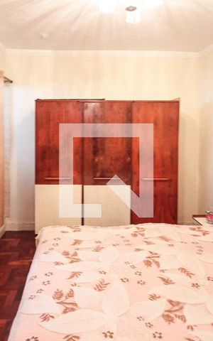 Casa à venda com 230m², 3 quartos e 2 vagas Casa à venda com 230m², 3 quartos e 2 vagasQuarto