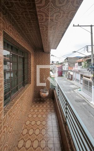Casa à venda com 230m², 3 quartos e 2 vagas Casa à venda com 230m², 3 quartos e 2 vagasVaranda