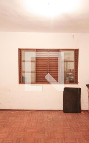 Casa à venda com 230m², 3 quartos e 2 vagas Casa à venda com 230m², 3 quartos e 2 vagasQuarto de Serviço
