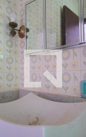 Casa à venda com 250m², 3 quartos e 4 vagasBanheiro Corredor