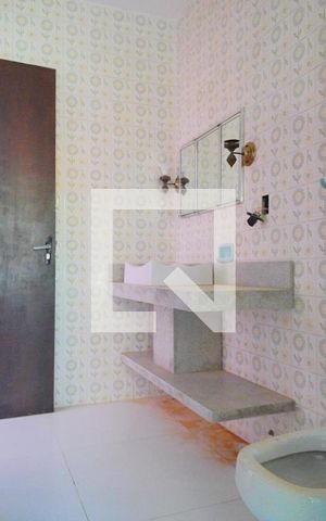 Casa à venda com 250m², 3 quartos e 4 vagasBanheiro Corredor
