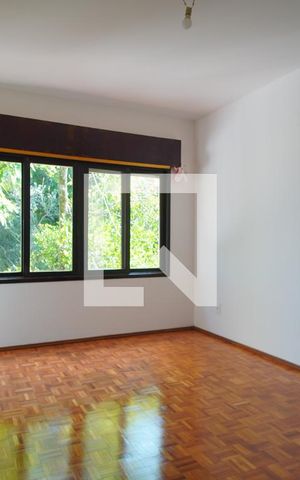 Casa à venda com 250m², 3 quartos e 4 vagasQuarto Suíte