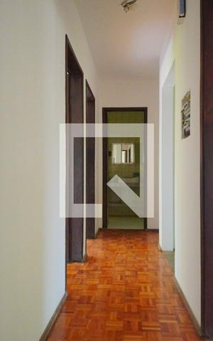 Casa à venda com 250m², 3 quartos e 4 vagasCorredor