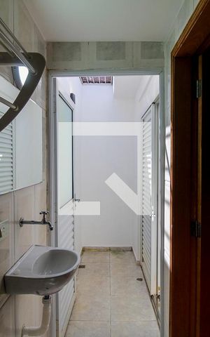 Casa à venda com 130m², 3 quartos e 2 vagas Casa à venda com 130m², 3 quartos e 2 vagasBanheiro