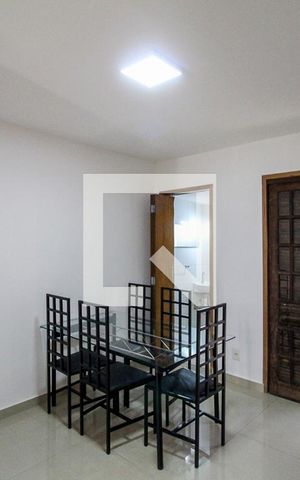 Casa à venda com 130m², 3 quartos e 2 vagas Casa à venda com 130m², 3 quartos e 2 vagasSala
