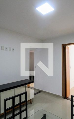 Casa à venda com 130m², 3 quartos e 2 vagas Casa à venda com 130m², 3 quartos e 2 vagasSala